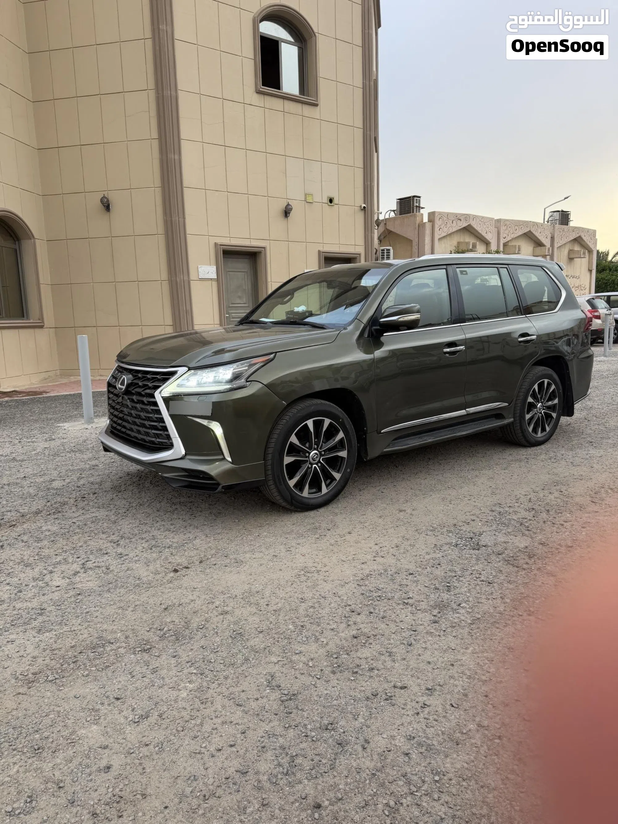 لكزس LX 570 موديل 2009 للبيع في الفروانية - فل اوبشن - image 1