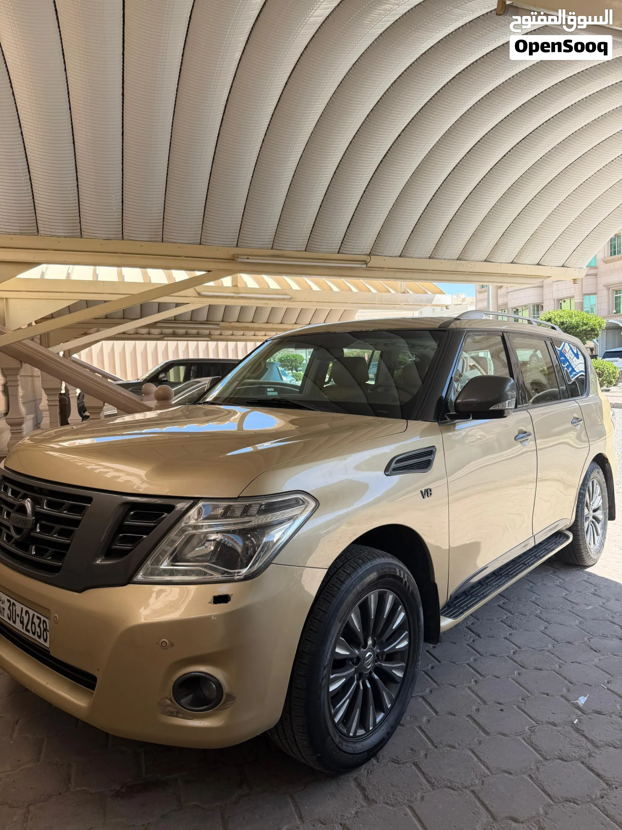 نيسان باترول 2014 LE Platinum للبيع - ممشى 370 ألف كم - image 1