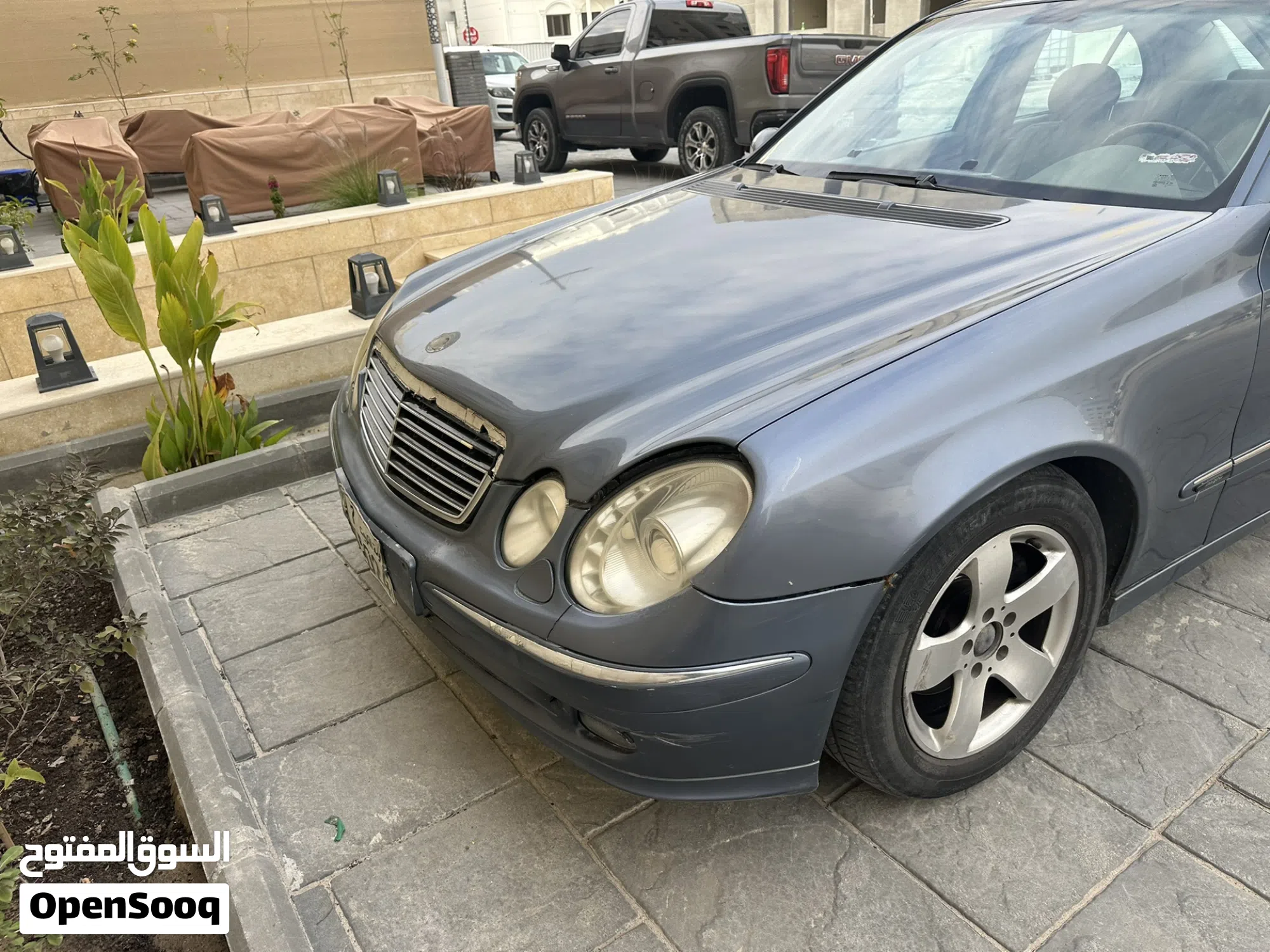 مرسيدس بنز E 240 موديل 2004 للبيع - فخمة ومريحة - image 1